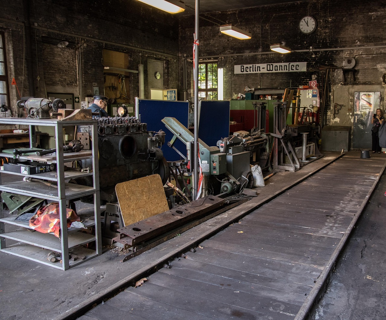 伊对实名账号：车灯购买平台