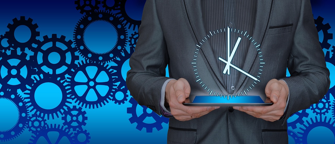 如何在合法技术支持辅助和大数据分析的应用中，引导游戏进一步升级